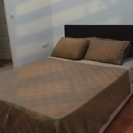 Appartement Sehir Merkezinde Yer Here Ulasimi Olan Ve Yakin Ve Guvenli Sik Ve Ferah *