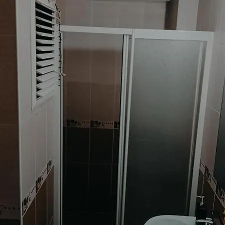 Sehir Merkezinde Yer Here Ulasimi Olan Ve Yakin Ve Guvenli Sik Ve Ferah * Antalya